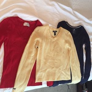 Lot of 3 small sweaters